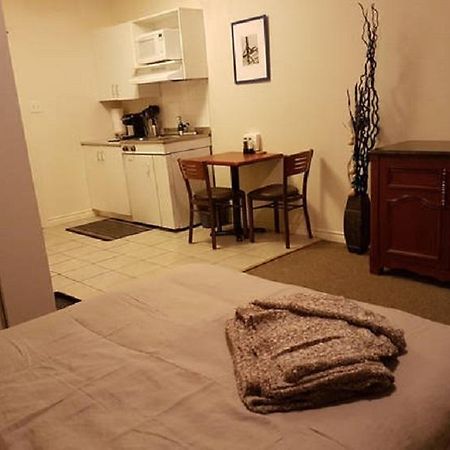 Cozy Little Studio #16 By Amazing Property Rentals Gatineau Luaran gambar